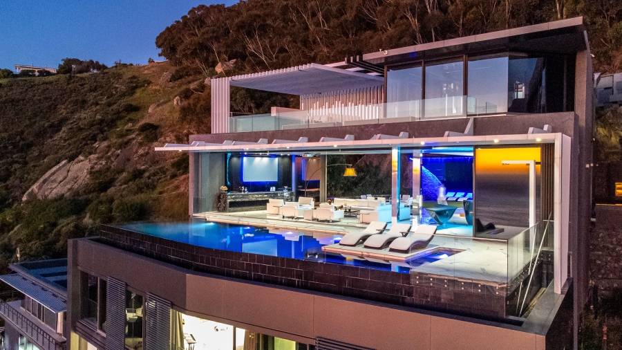 7 Bedroom Property for Sale in Clifton Western Cape